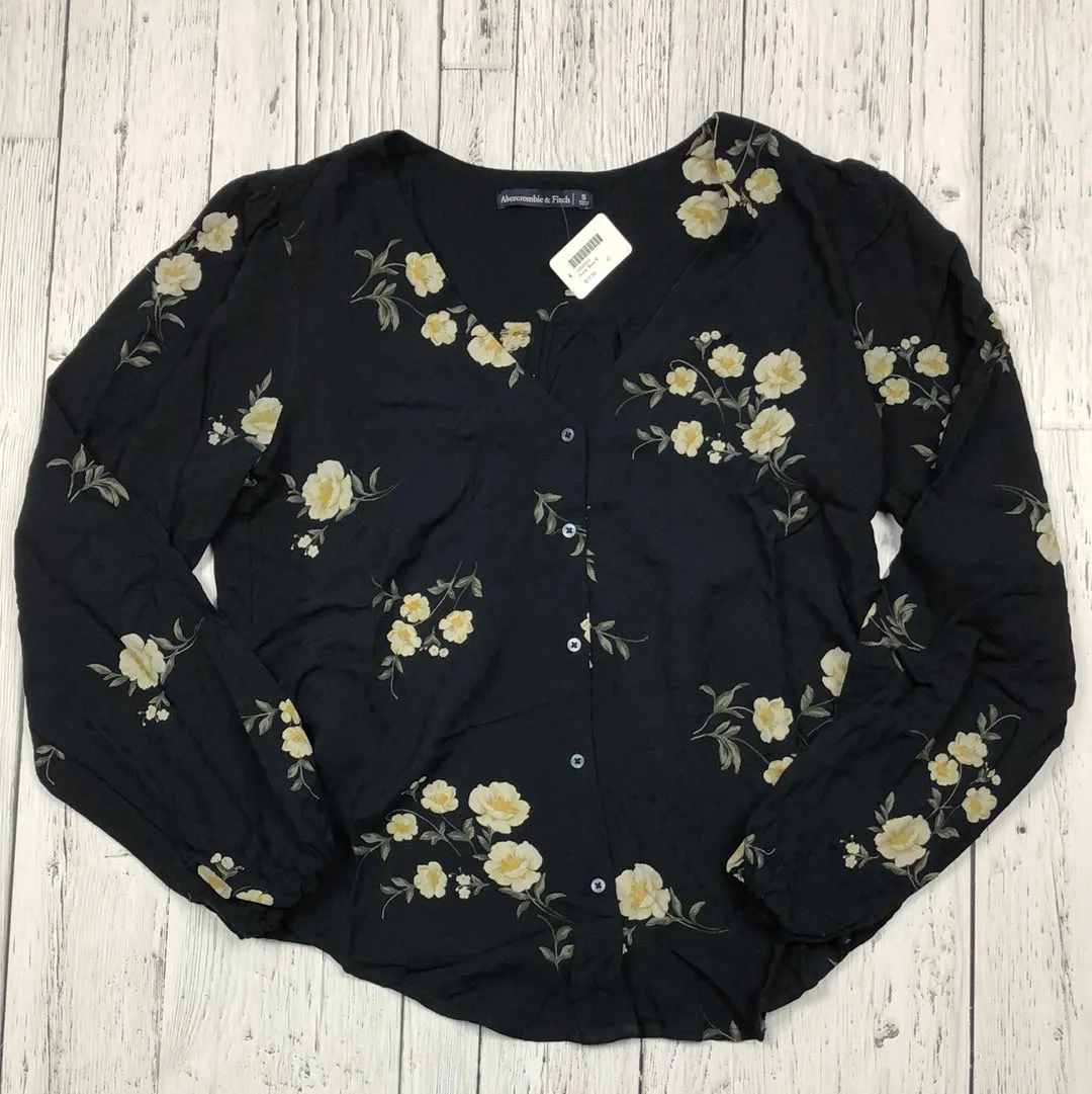 Abercrombie & Fitch black floral button up - Hers S